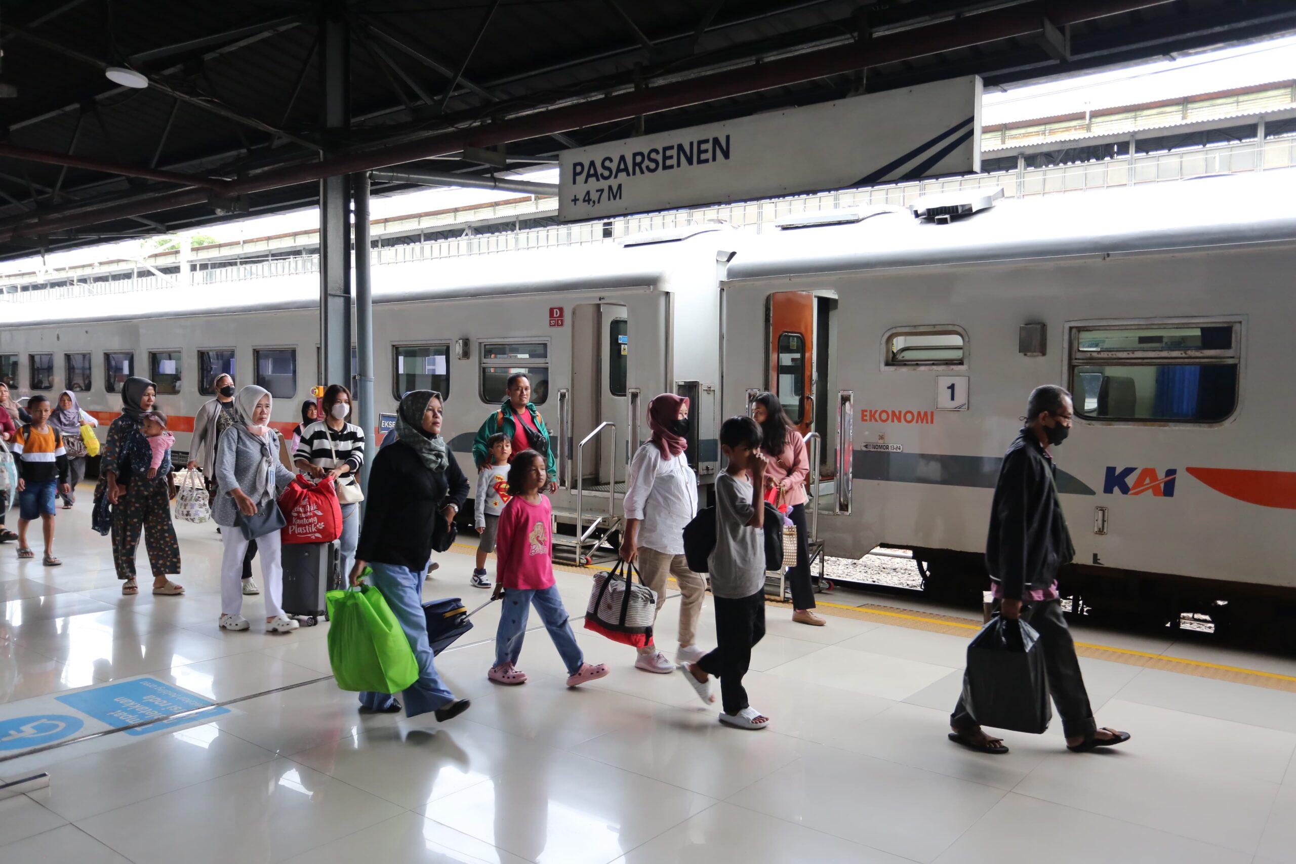 KAI Siapkan 980 Ribu Kursi untuk Lancarkan Perjalanan Selama Libur Waisak